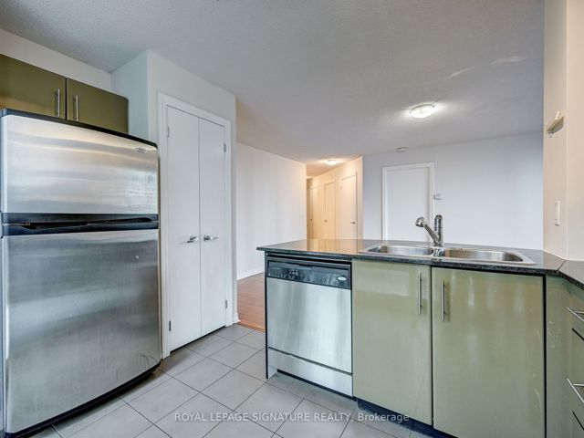 1202 - 16 Yonge St