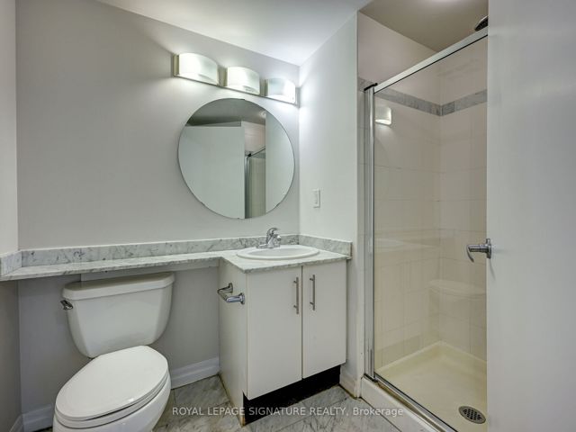 1202 - 16 Yonge St