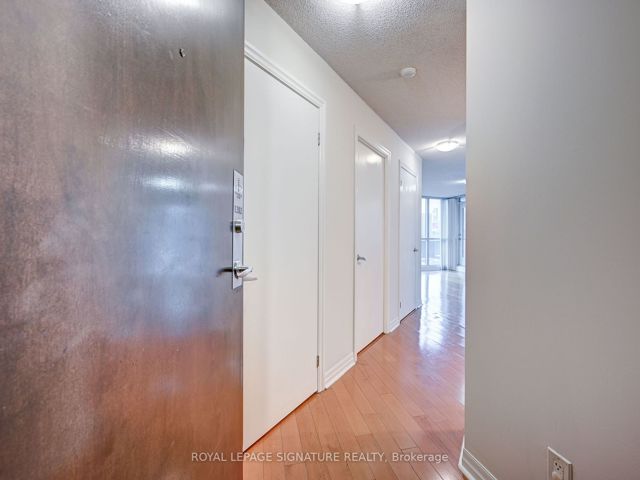 1202 - 16 Yonge St