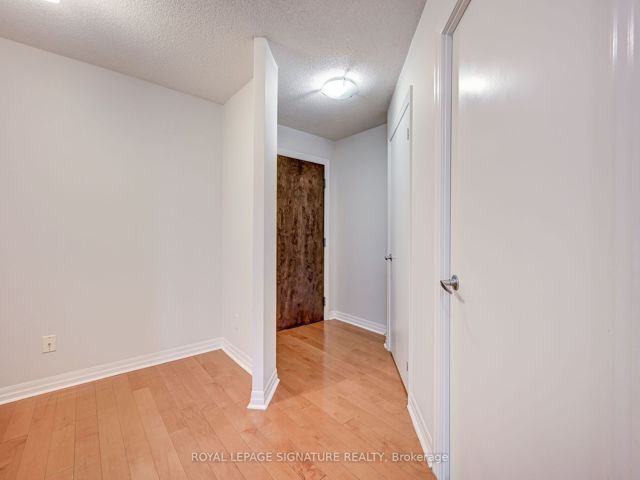 1202 - 16 Yonge St