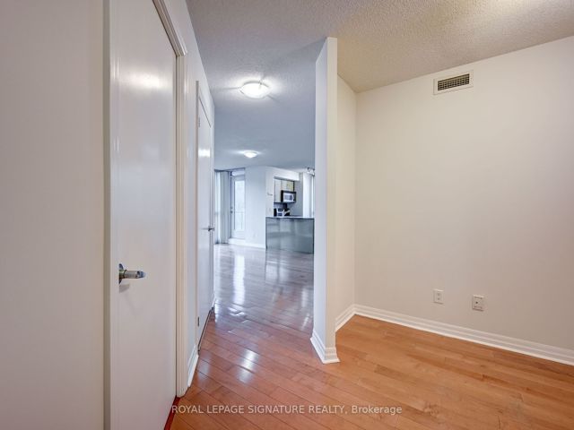 1202 - 16 Yonge St