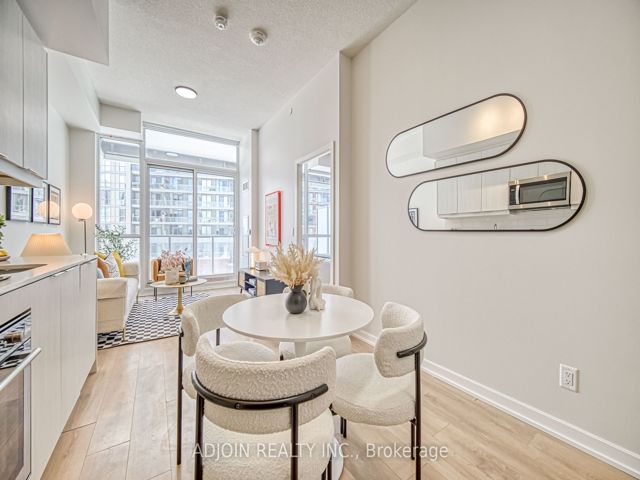 317 - 32 Forest Manor Rd