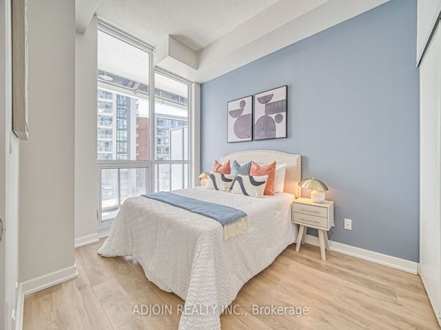 317 - 32 Forest Manor Rd