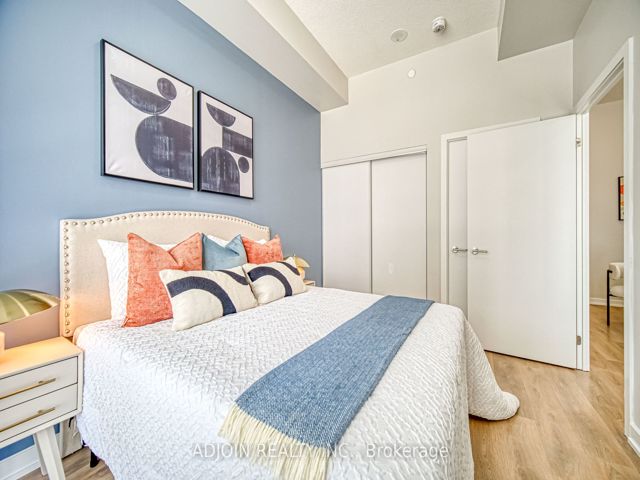 317 - 32 Forest Manor Rd