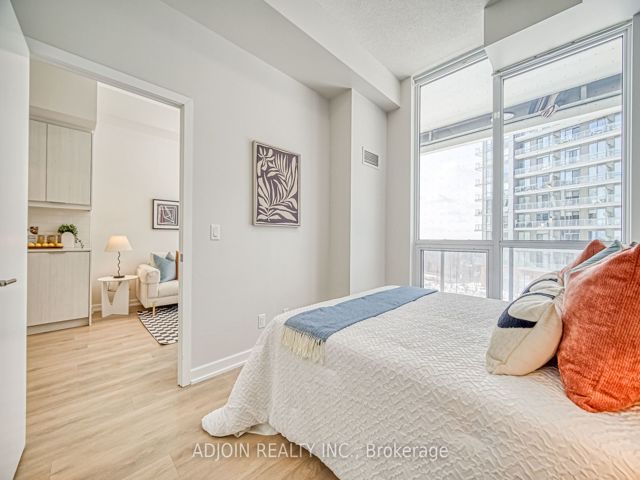 317 - 32 Forest Manor Rd