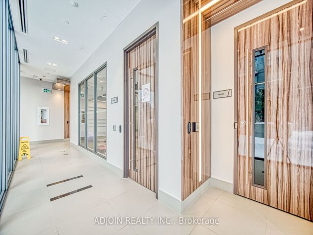317 - 32 Forest Manor Rd