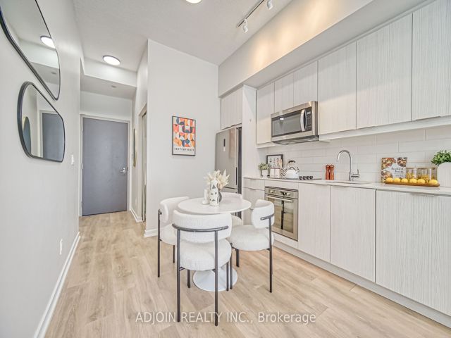 317 - 32 Forest Manor Rd