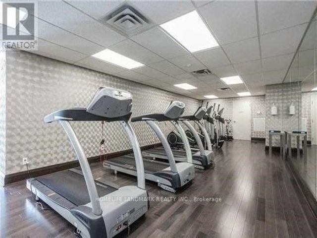 606 - 19 Grand Trunk Cres