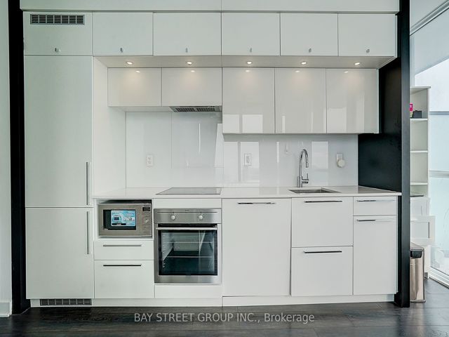 2903 - 15 Grenville St