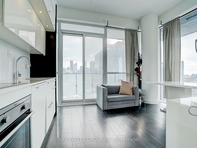 2903 - 15 Grenville St