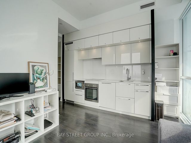 2903 - 15 Grenville St