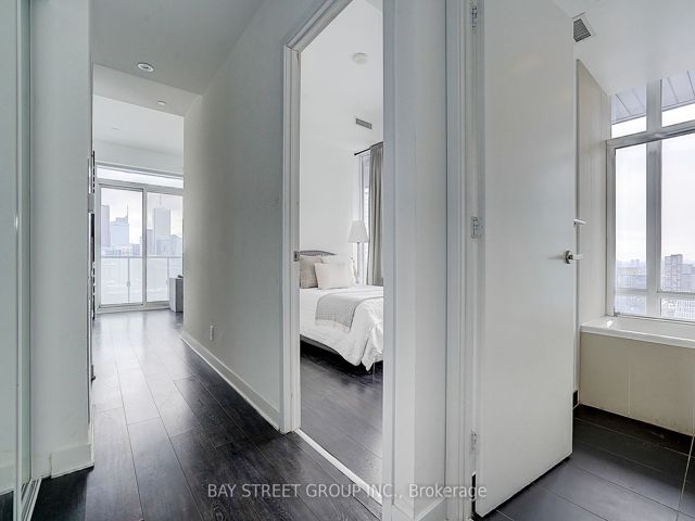 2903 - 15 Grenville St