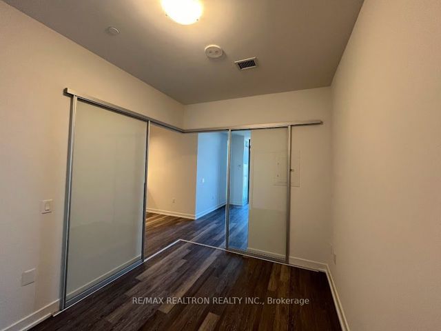 701 - 250 Lawrence Ave W