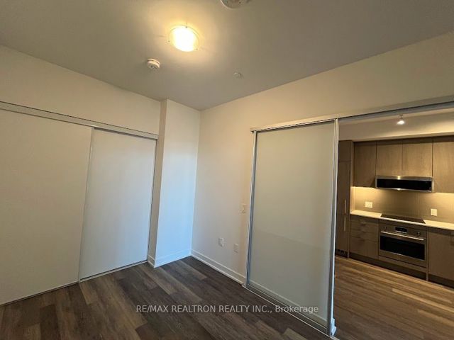 701 - 250 Lawrence Ave W