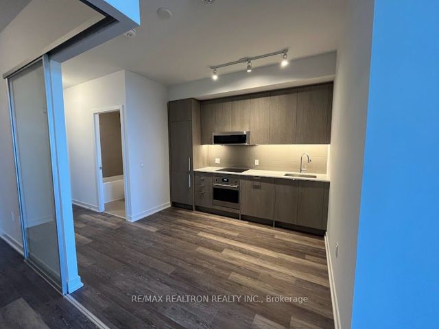 701 - 250 Lawrence Ave W