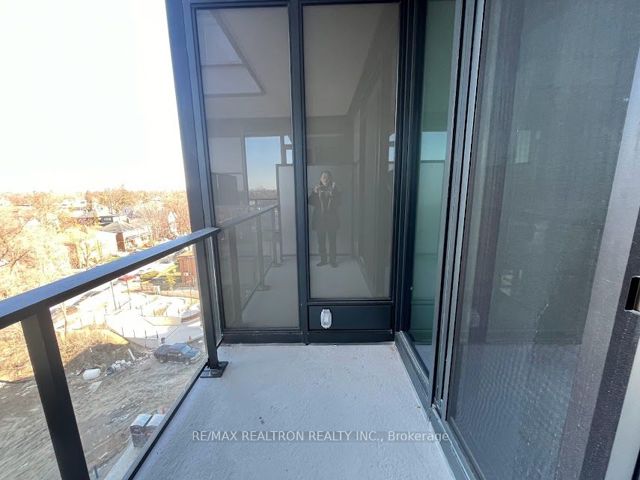 701 - 250 Lawrence Ave W