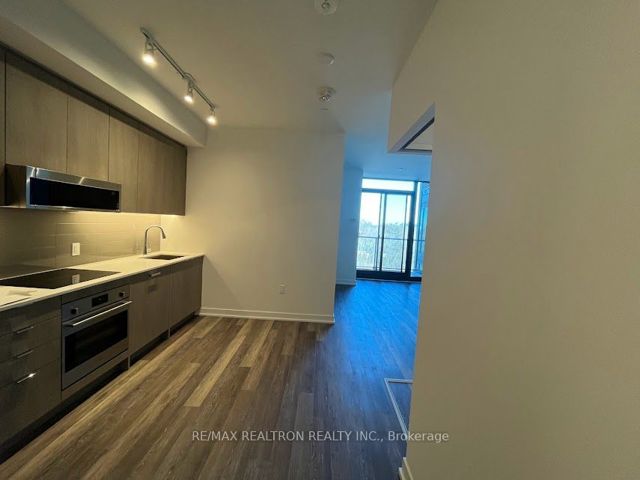 701 - 250 Lawrence Ave W