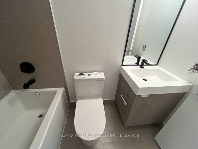 701 - 250 Lawrence Ave W