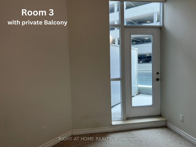 215 - 410 Queens Quay W