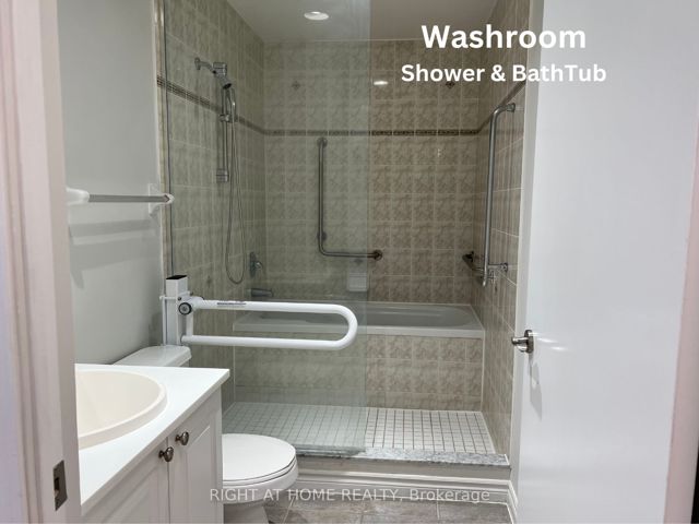 215 - 410 Queens Quay W