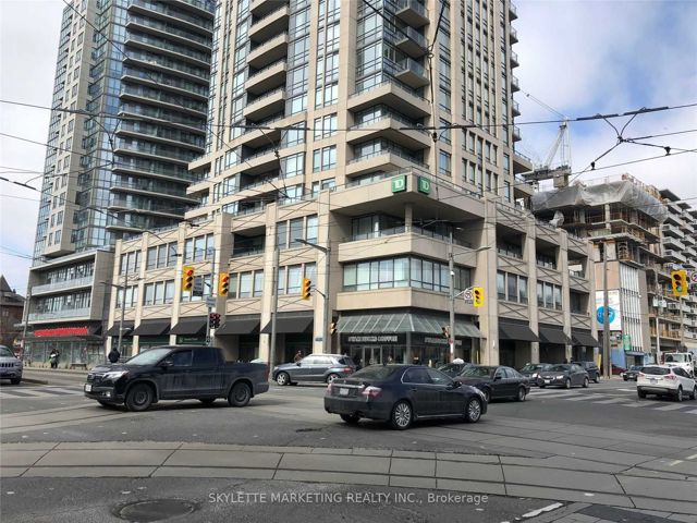 306 - 501 St. Clair Ave W