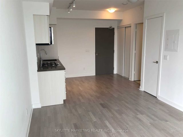 306 - 501 St. Clair Ave W
