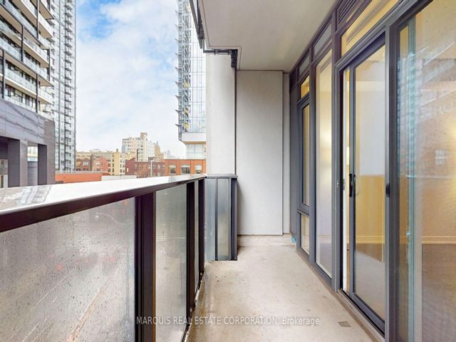 505-MainBR - 330 Richmond St W