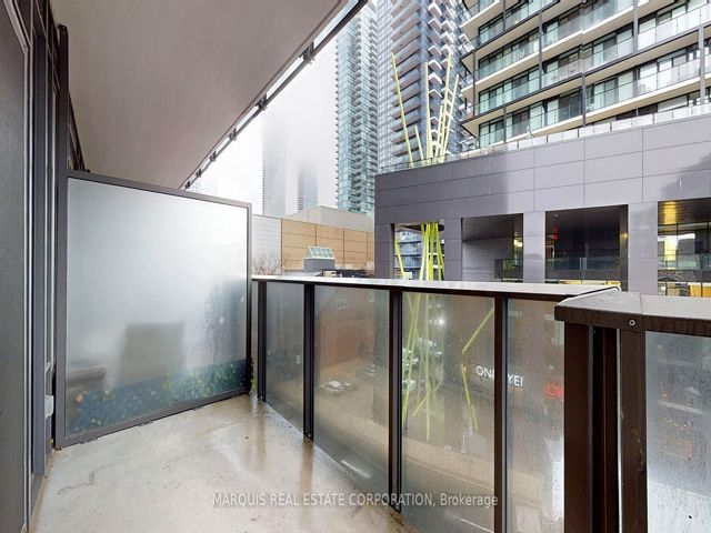 505-MainBR - 330 Richmond St W