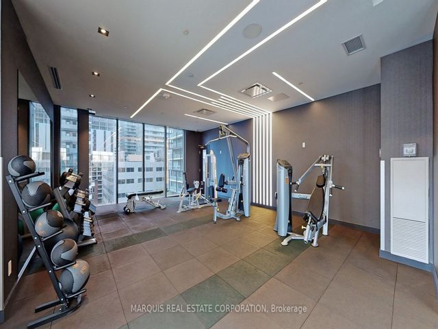 505-MainBR - 330 Richmond St W