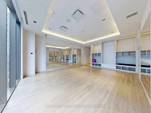 505-MainBR - 330 Richmond St W