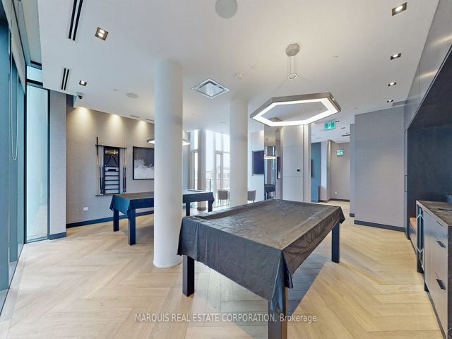 505-MainBR - 330 Richmond St W