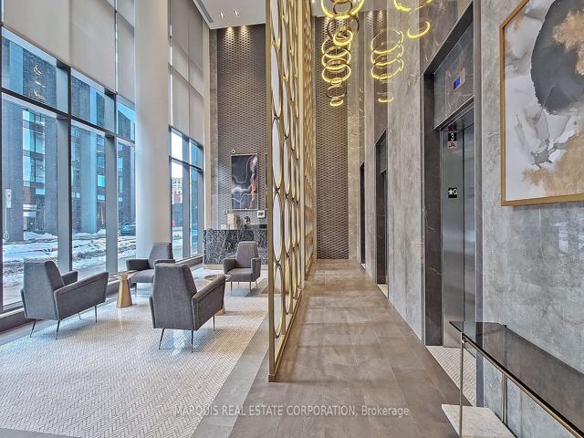 505-MainBR - 330 Richmond St W