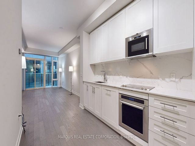 505-MainBR - 330 Richmond St W