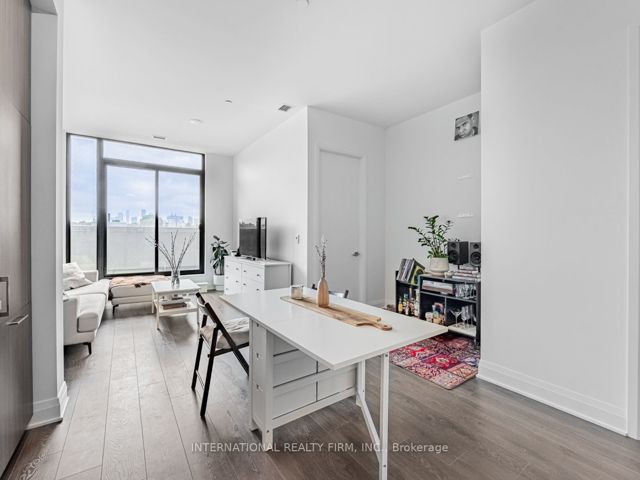 207 - 33 Frederick Todd Way  W