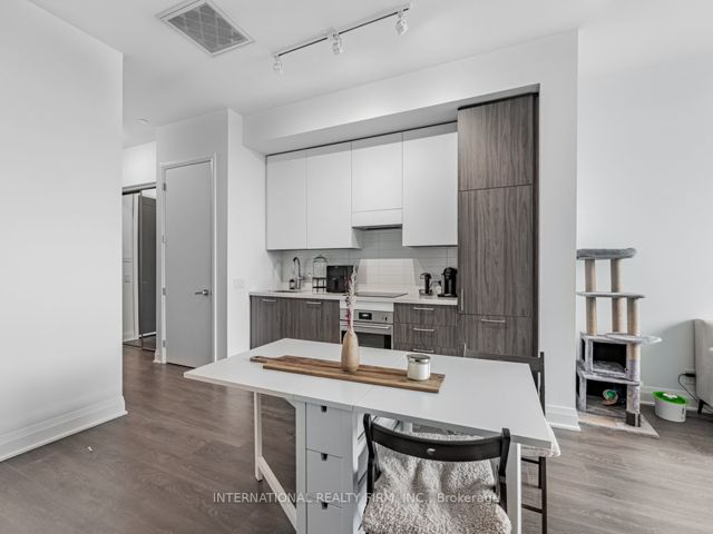207 - 33 Frederick Todd Way  W