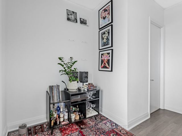 207 - 33 Frederick Todd Way  W