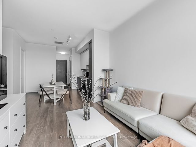 207 - 33 Frederick Todd Way  W