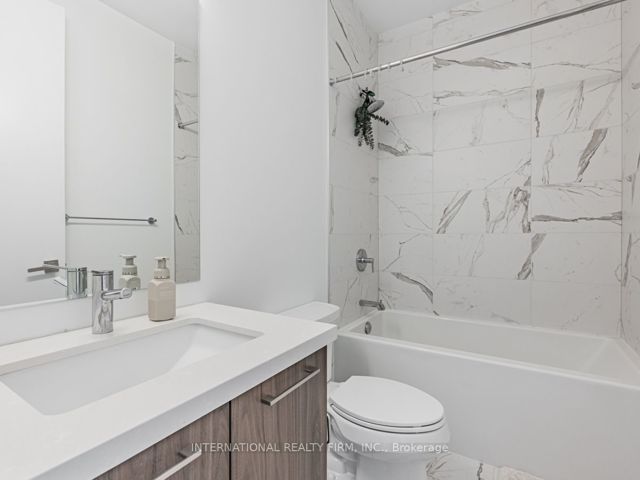 207 - 33 Frederick Todd Way  W