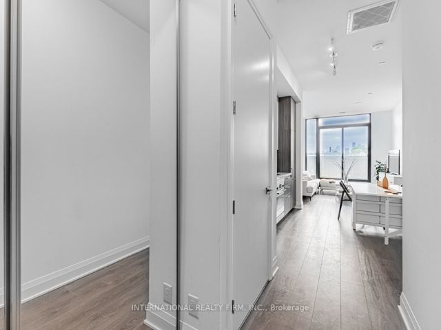 207 - 33 Frederick Todd Way  W
