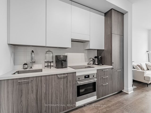 207 - 33 Frederick Todd Way  W