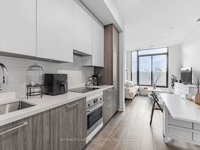 207 - 33 Frederick Todd Way  W