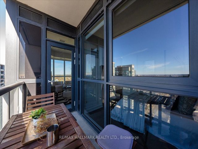 1811 - 501 St Clair Ave W