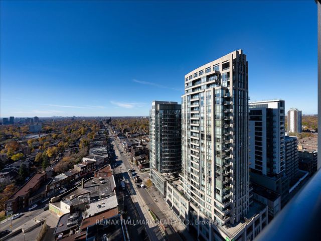 1811 - 501 St Clair Ave W
