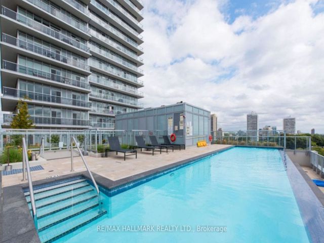 1811 - 501 St Clair Ave W
