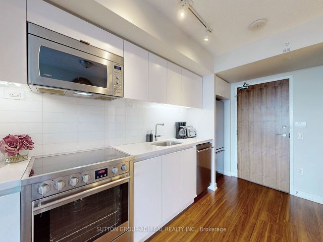 4012 - 75 Queens Wharf Rd