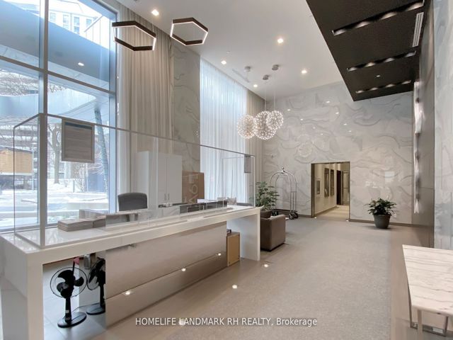 403 - 5180 Yonge St