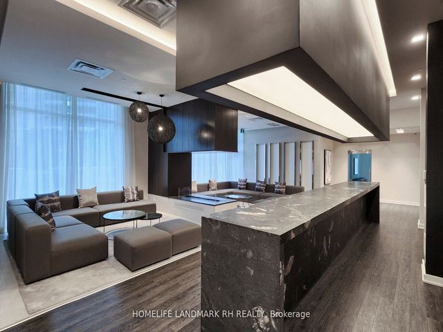 403 - 5180 Yonge St