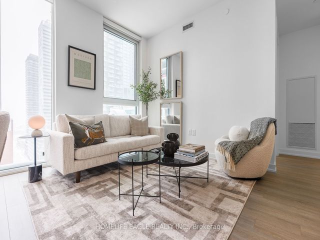1403 - 357 King St W