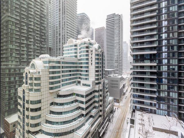 1403 - 357 King St W