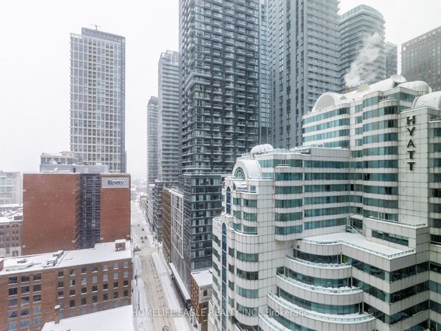 1403 - 357 King St W